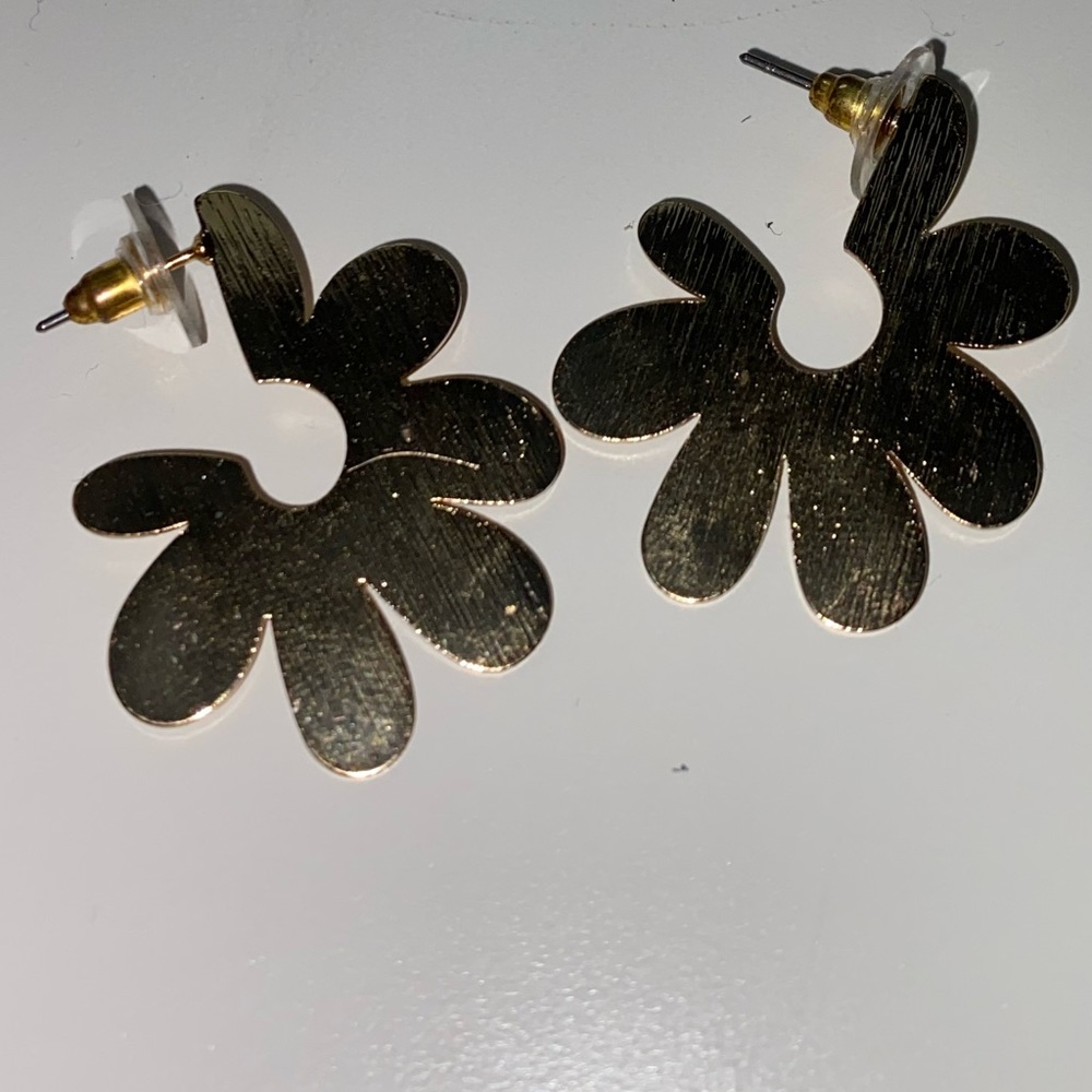 Gold earrings